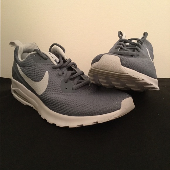 dark gray nike shoes